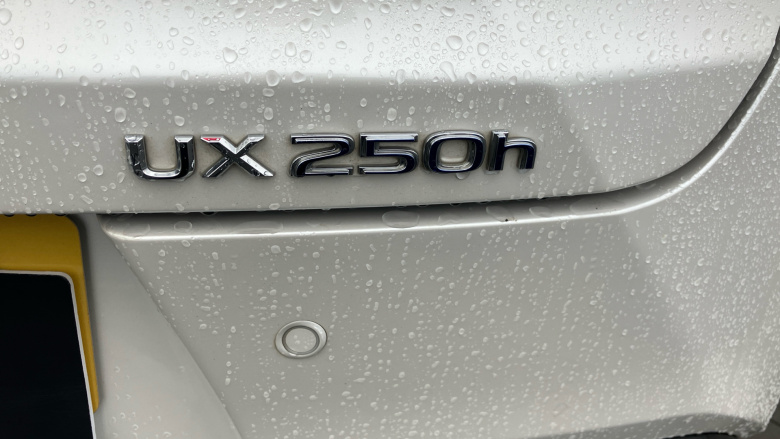 Lexus UX 250h E4 2.0 5dr CVT [Premium Plus/Sunroof] Hybrid Hatchback